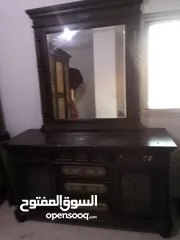  5 عندي اثاث مستعمل للبيع غرفتين نوم وثلاجه وثلاث جرار غاز البيع