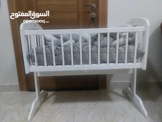  4 سرير اطفال هزاز وثابت مع دوشك وحواجز