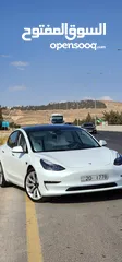  8 Tesla Model 3 Standerd Plus 2022 ابيض وداخليه ابيض جمرك جديد شهر 12‎ بسعر 20 الف بدون الرقم