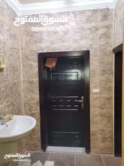  18 منزل مستقل للبيع مساحة 442 مكون من طابقين  الطابق الاول مستقل وشقتين الطابق الثاني كل شقه مستقله
