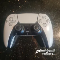  1 PlayStation 5 controller يد بلايستيشن 5 بحالة الوكالة