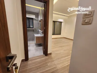  3 شقة فارغة للبيع في عبدون ref : 14391