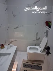  9 شقه سكنيه استثمارية مميزه للبيع