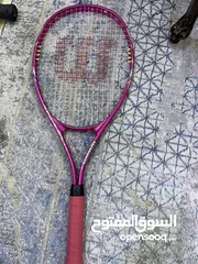  6 كرات تنس إرضي ومضارب