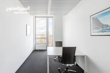  6 Private office space for 1 person in Muscat, Al Fardan Heights