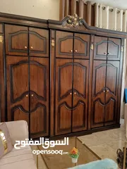  2 خزانه 6 ضرف طابقين خشب لتيه 18 ملبس قشره بلوط دهان وكاله ستعمال خفيف جدا بحاله الوكاله وبسعر مغري