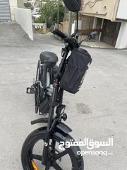  2 بسكليت كهربائي من نوع rider كرتونة