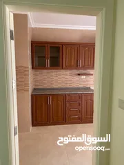  5 شقة جديدة وذو اطلالة مميزة للايجار في مرج الحمام  مساحة 170 متر  طابق ثالث مع مصعد  للعرسان فقط