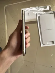  9 iPhone 11 128 gb  مستعمل بحاله ممتازه بدون خدوش و معه الكرتونه و السماعه و الشاحن و 4 كفرات للهاتف