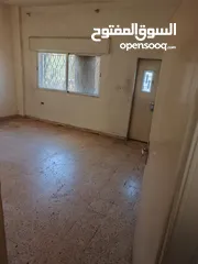  18 أربع شقق و سطحين للبيع في منطقة الهاشمي الجنوبي