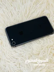  4 iPhone 8 64GB / معاه كامل اغراضه