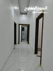  1 شقة ديلوكس فاخرة بموقع مميز بالقرب من قصر الاميرة بسمة وبسعر مميز وبإطلالة خلابة