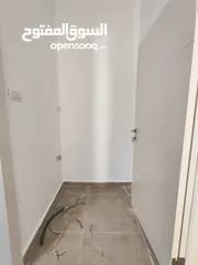  2 شقة جديده مع ساحه غير مفروش للايجار في سردا