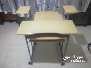  1 طاولت دراسه منتزه موقع عمان المناره رقم تحت مكتوب