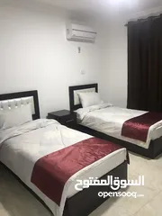  5 شقة مفروشه العقبه مقابل البحر
