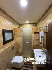  17 شقة مميزة للبيع في ضاحية الرشيد / شارع الجامعة