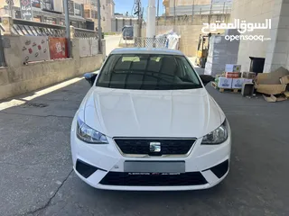  1 سيات ابيزا   ستايل (مش اكسنلس  ) 2019  لون ابيض للبيع فرش اسود  جلد استعمال نظيف و عداد حقيقي