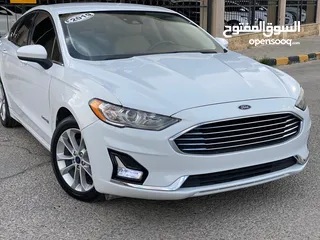  11 Ford fusion Hybrid 2019 SE (Clean title)