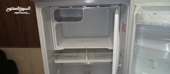  7 ثلاجه شارب وكاله استخدام خفيف جدا تصلح منزلي ومكتبي