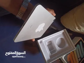  6 جهاز iPad Mini 6 للبيع بحالة ممتازة!