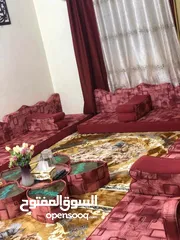  1 مجلس عربي مع طاولات وبرادي استعمال 4 شهور