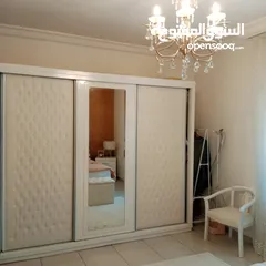 15 شقة للبيع  في قرية النخيل / شارع المطار  الشقة مميزة ونظيفة جدا
