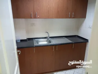  6 مجمع تجاري للبيع