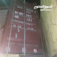  9 حاويات 20. و 40 قدم للبيع داخل ميناء الحديدة