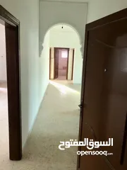  5 شقة للبيع في موقع مميز في الزرقاء الجديده - محاطه بفلل من جهتين