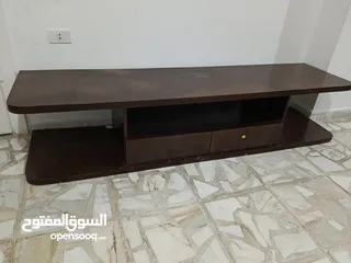 1 طاول شاشه خشب تقيل للبيع