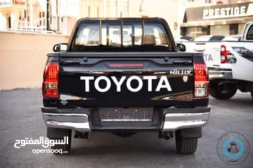  7 لون اسود فاخر جير عادي تويوتا Hilux 2023