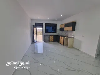  8 شقق ومخازن للاجار