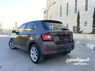  4 سكودا فابيا اوتوماتيك ترخيص 2019 باللون البني المميز للبيع