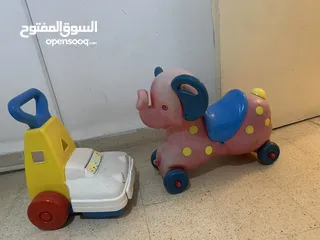  2 مشاية اطفال وبسكليت وهزاز فقط