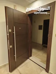  18 شقه دبل سوبر ديلوكس في دير غبار في حاله فوق الممتازه مؤثثه  جزئي غير مستخدمه الا لفتره قصيره للبيع
