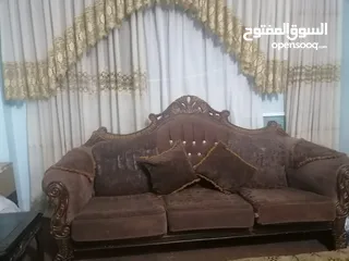  4 كنب للبيع بسبب الرحيل  يتكون من ثلاثية وثنائيه ،2مفرد