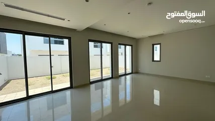  5 Villa for Sale in Al Mouj