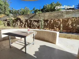  9 شقة جديده مع ساحه غير مفروش للايجار في سردا