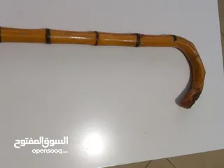  2 عكاز خشب لا اعلم نوع الخشب