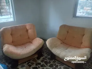  2 طقم كنب حالة جيده جدا