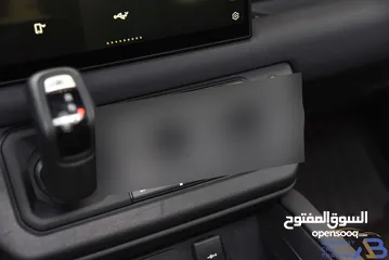  25 لاند روفر ديفندر بنزين بلاك ايديشن 2023 Land Rover Defender 110 P400 X-Dynamic SE Black Edition
