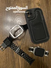  3 Apple Watch Series 5. 44mm. Extra stainless steel strap and silver watch case.