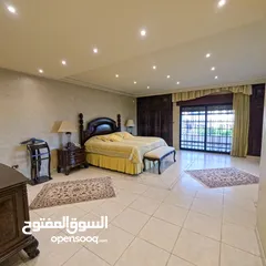  4 فيلا مميزة للبيع عبدون