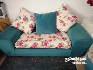 2 طقم كنب جلوس ( غرفة معيشه) مريح جدا وواسع ومميز