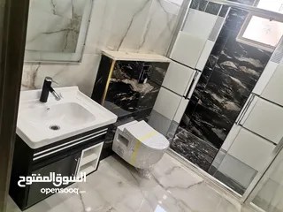  19 شقق فاخره 205م+170م للبيع على شارع البترا شرق اربد مول قراند مقابل بيت البن البرازيلي