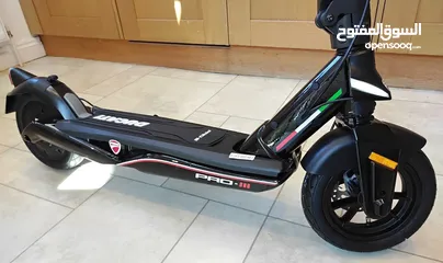  3 Ducati pro 3 ( electric scooter )