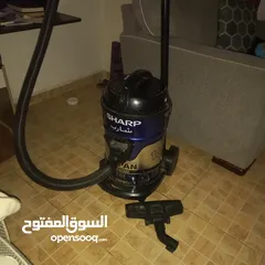  1 مكنسة كهربائية مستعملة للبيع لغايات السفر