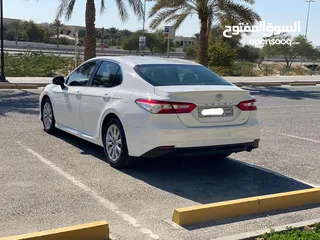  7 Toyota Camry LE 2019 (White)