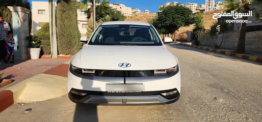  2 هيونداي ايونيك 5 كهرباء موديل 2022 لون ابيض بحال الجديد وكالة مميزة للبيع