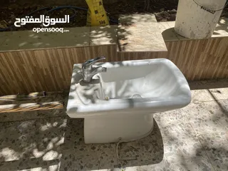  3 بانيو و مقعد شطاف ومراي للبيع